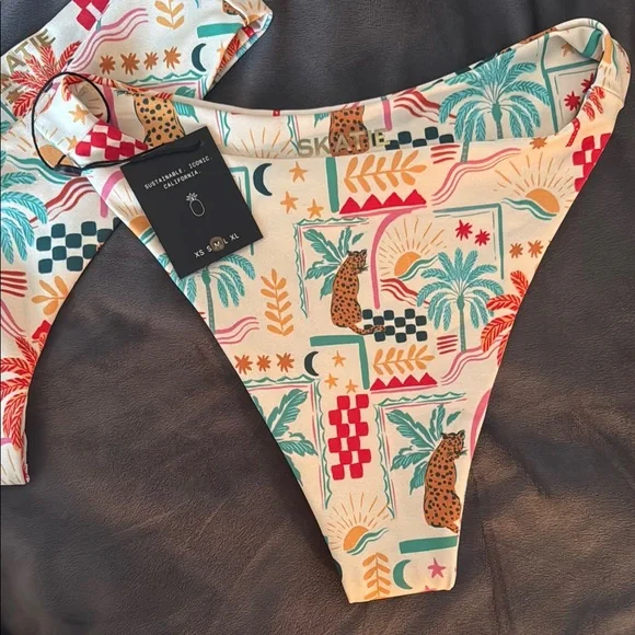 Skatie Tropical Print Bikini Set - Picture 2 of 4